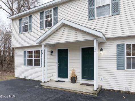33 Cambridge Drive Halfmoon NY 12065