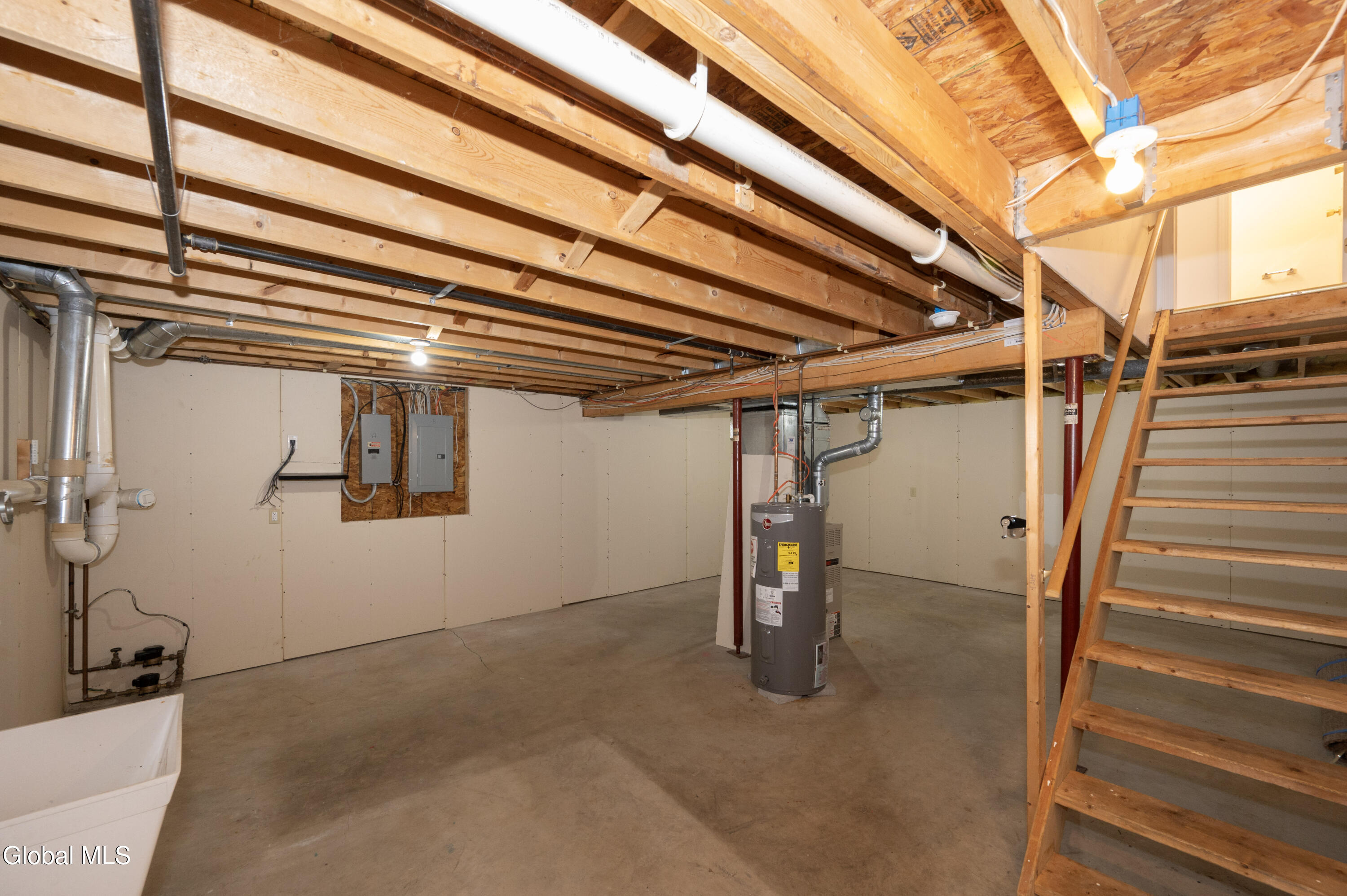 33 Cambridge Drive Halfmoon NY 12065