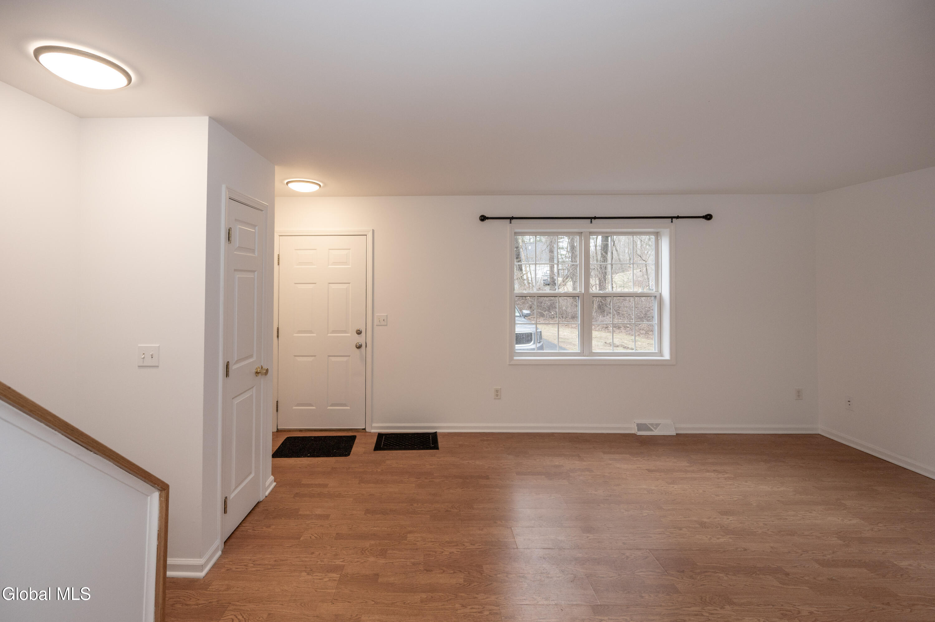 33 Cambridge Drive Halfmoon NY 12065