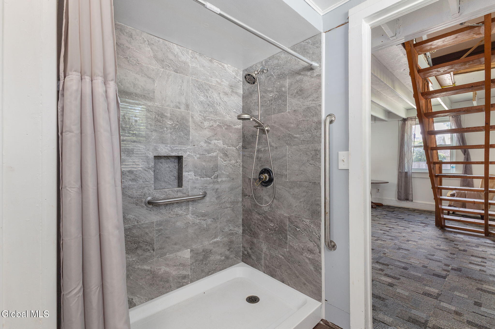 13 Leonard Street Gansevoort NY 12831