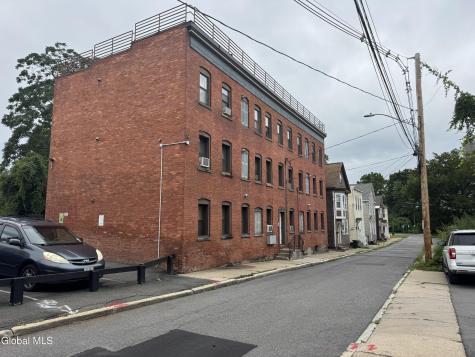 4 River Street Schenectady NY 12305