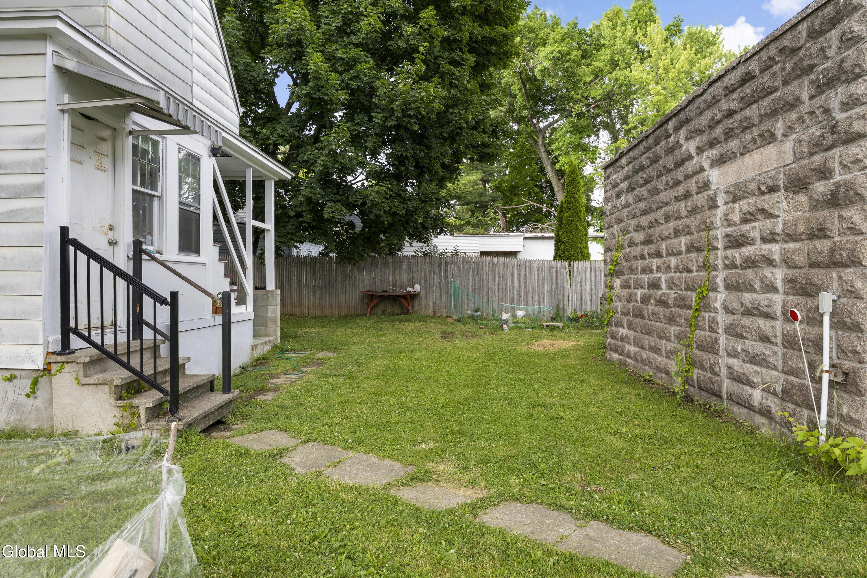 466 Ontario Street Albany NY 12208