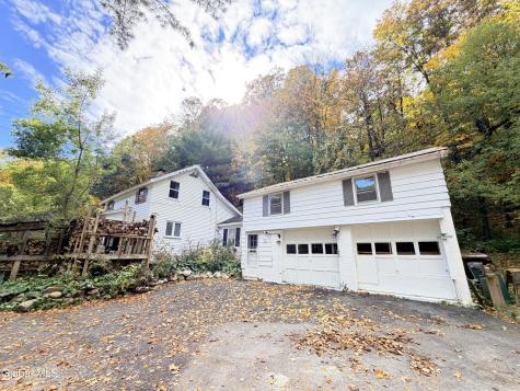 411 Gulf Hill Road Voorheesville NY 12186