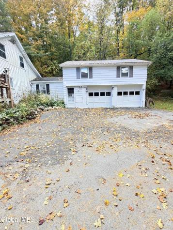 411 Gulf Hill Road Voorheesville NY 12186