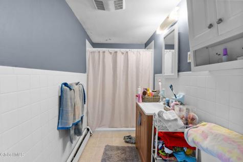 8 Mccleary Avenue Amsterdam NY 12010