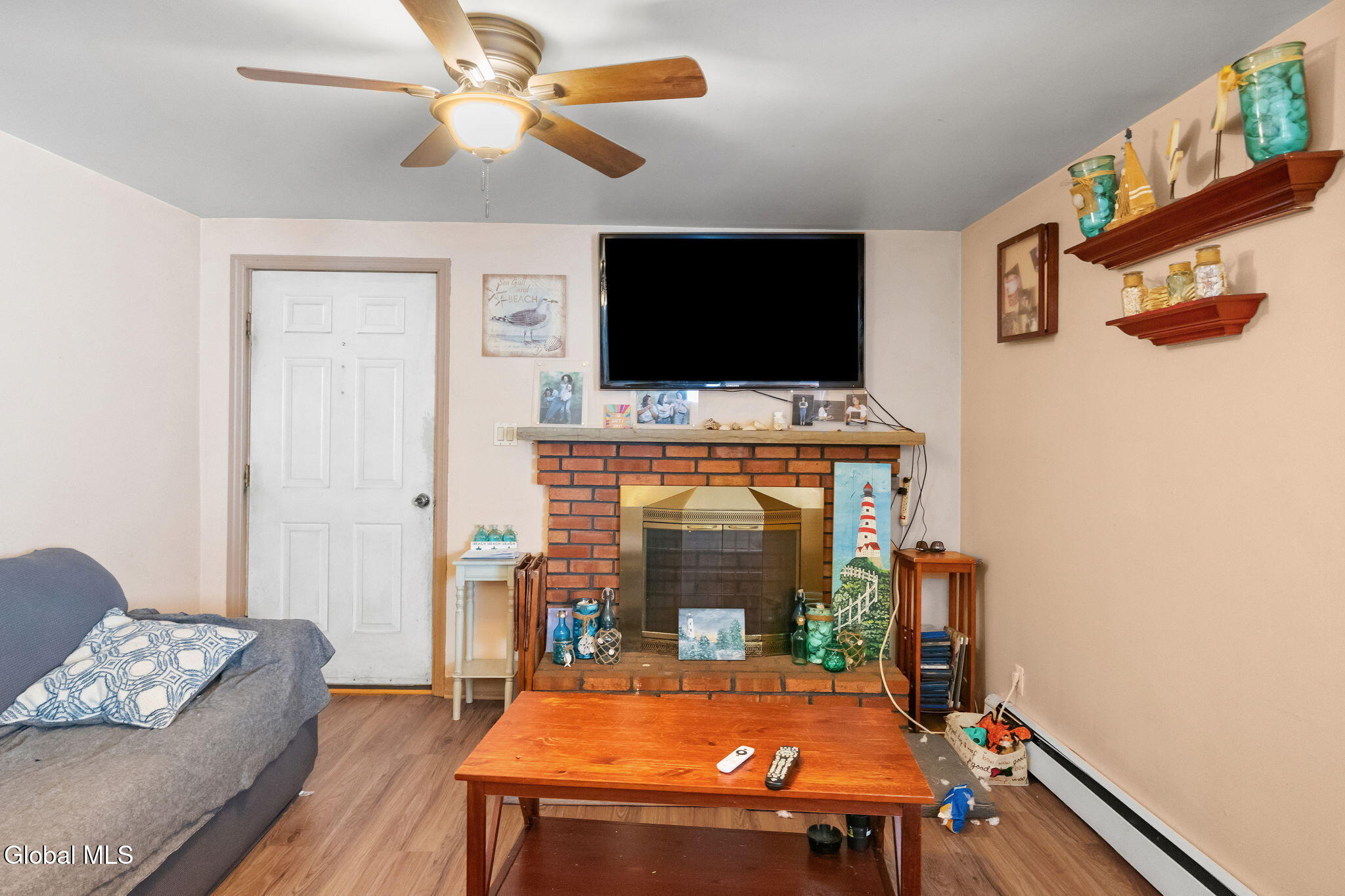 8 Mccleary Avenue Amsterdam NY 12010