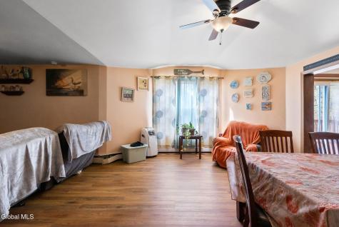 8 Mccleary Avenue Amsterdam NY 12010