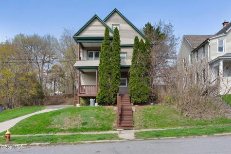 8 Mccleary Avenue Amsterdam NY 12010