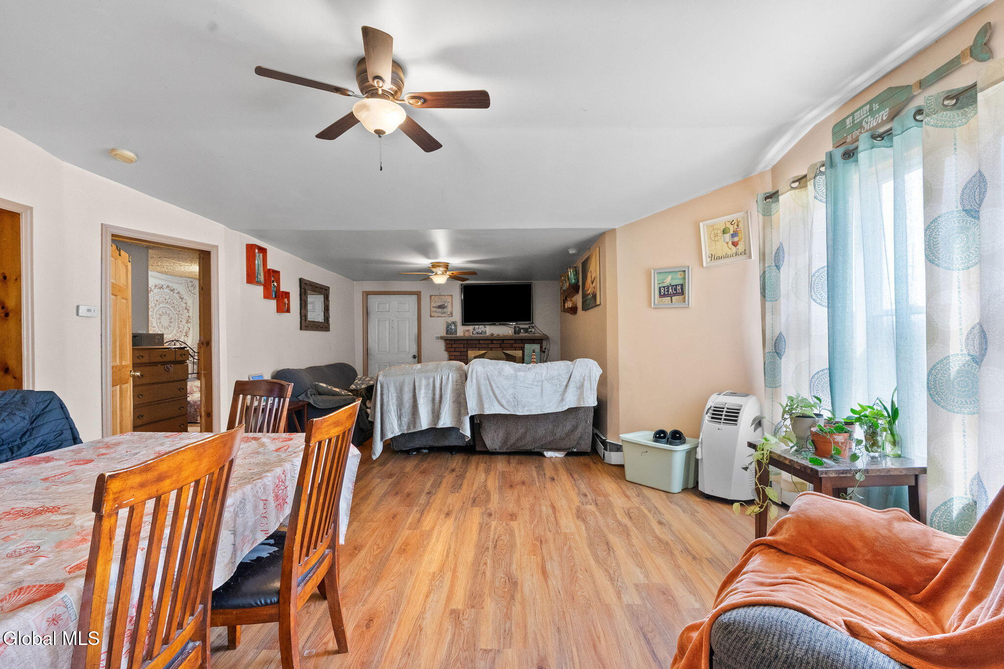8 Mccleary Avenue Amsterdam NY 12010