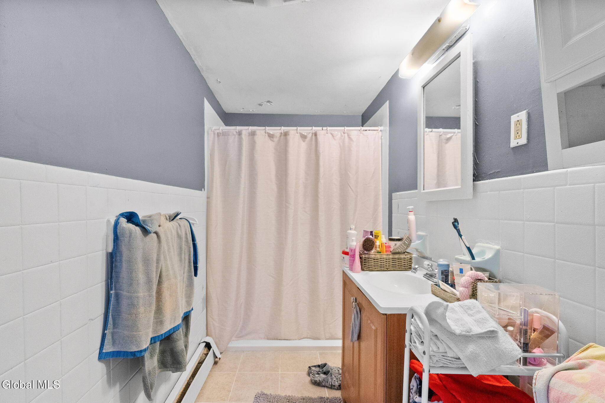 8 Mccleary Avenue Amsterdam NY 12010