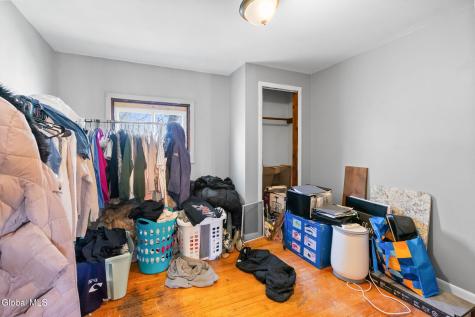 8 Mccleary Avenue Amsterdam NY 12010