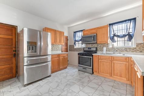 1065 Willett Street Schenectady NY 12303