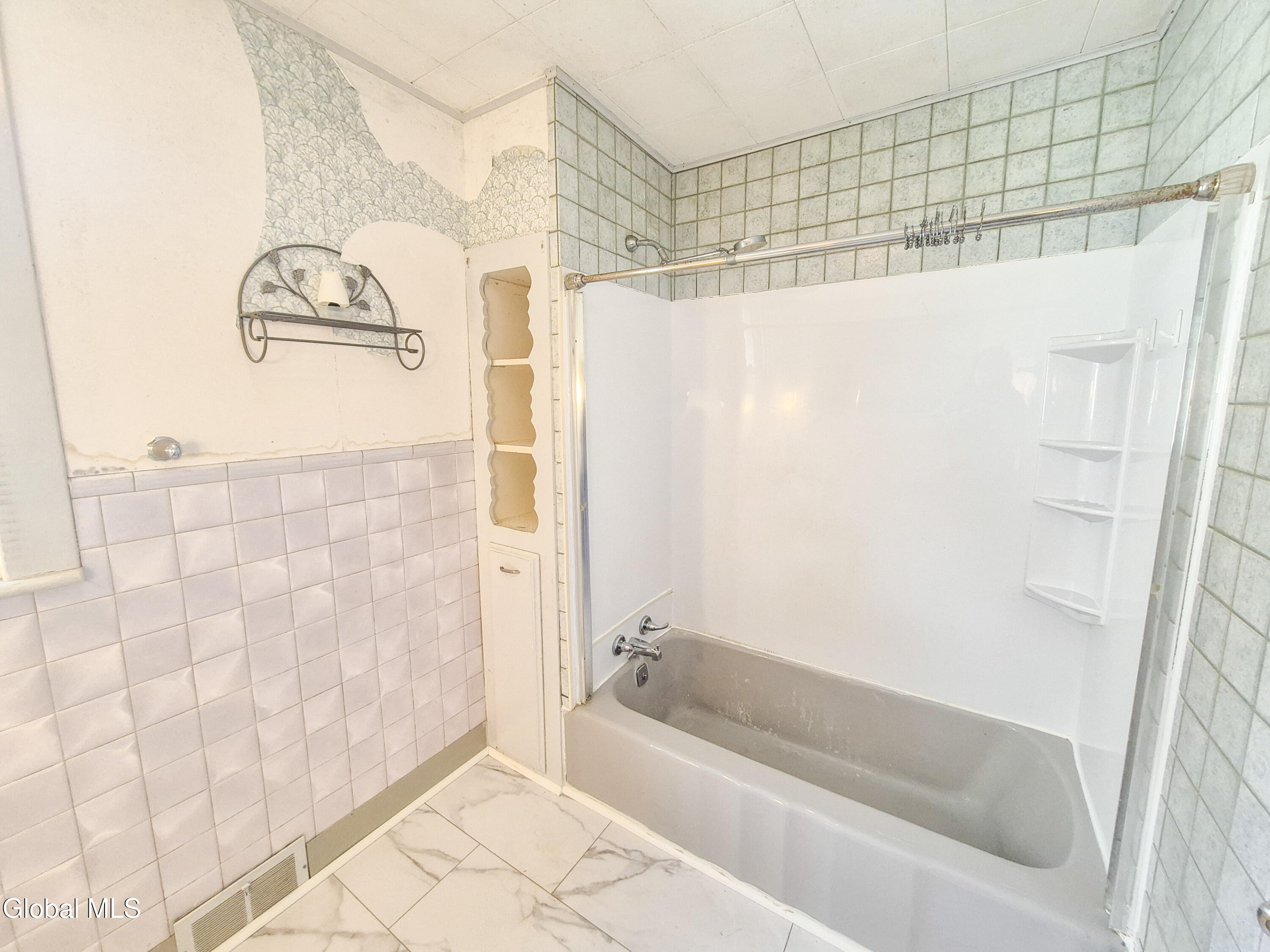130 Spring Street Gloversville NY 12078