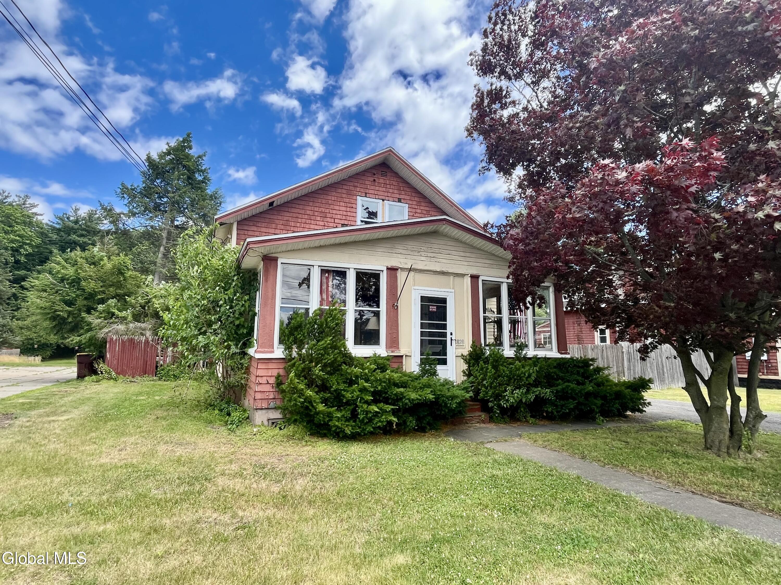 1828 Helderberg Avenue Schenectady NY 12306