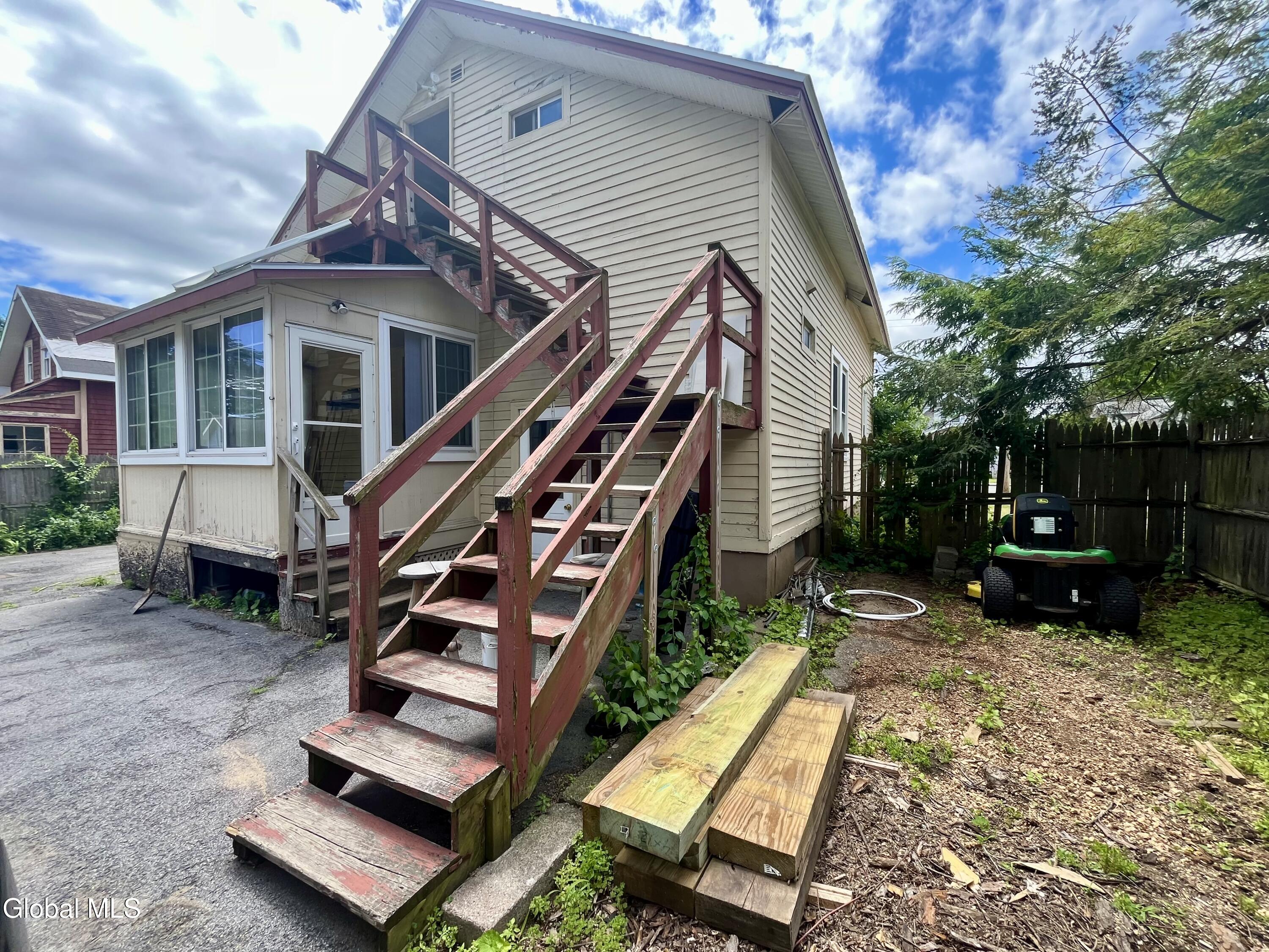 1828 Helderberg Avenue Schenectady NY 12306