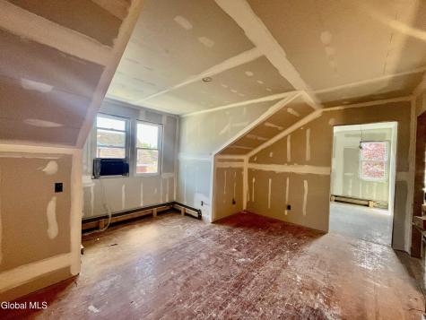 1828 Helderberg Avenue Schenectady NY 12306