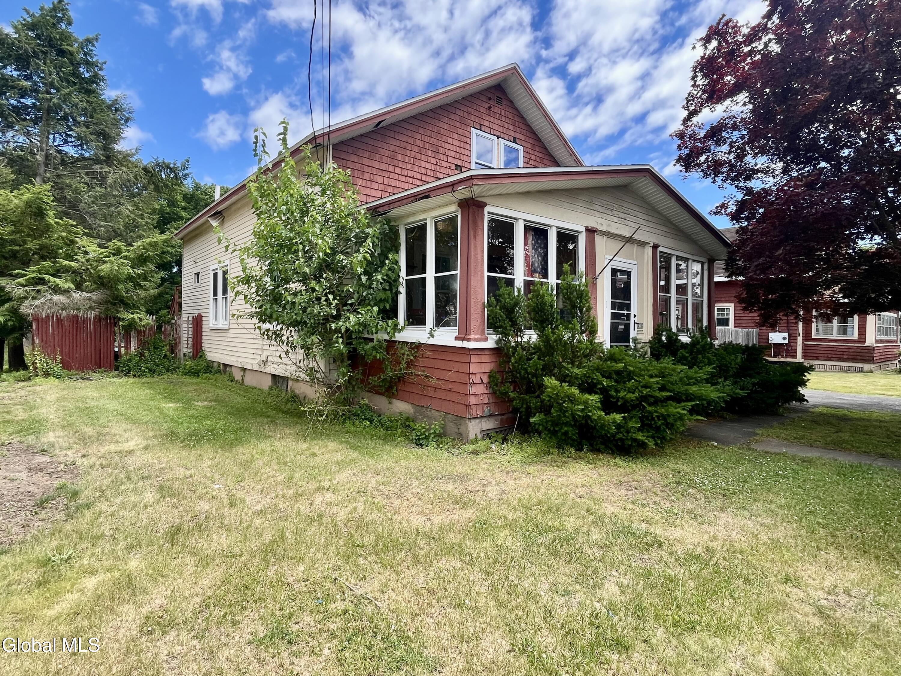 1828 Helderberg Avenue Schenectady NY 12306