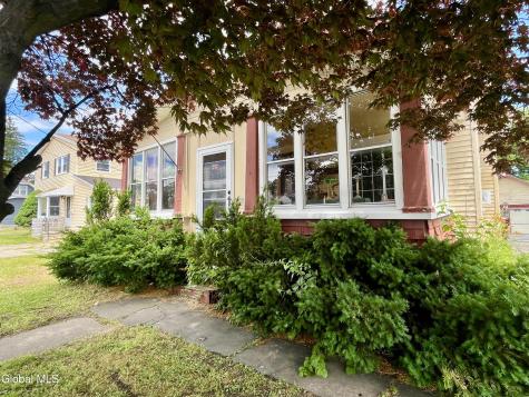 1828 Helderberg Avenue Schenectady NY 12306