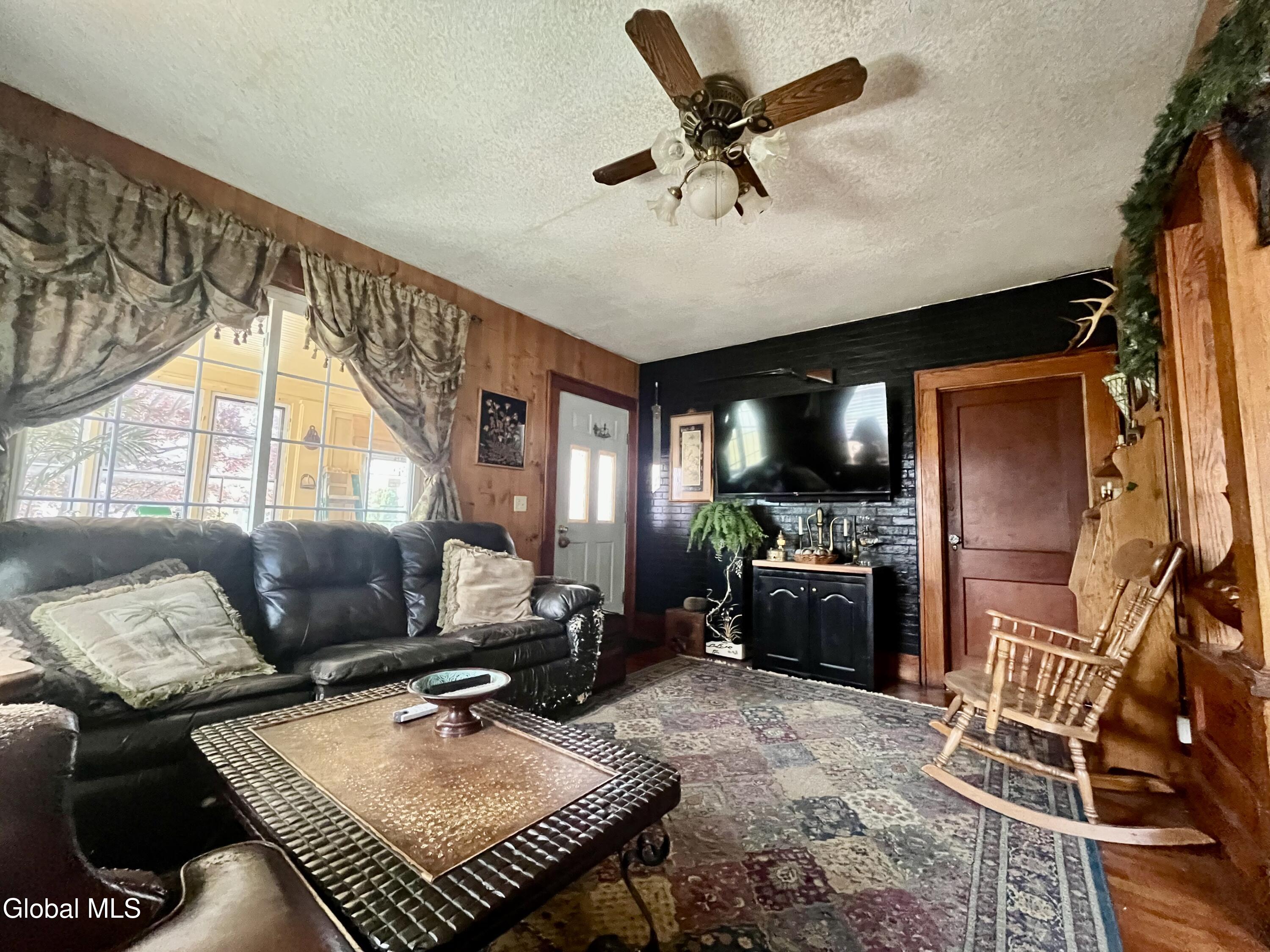 1828 Helderberg Avenue Schenectady NY 12306