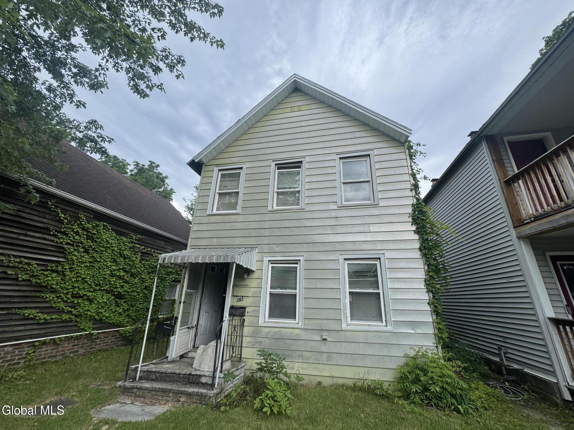 393 4th Avenue Troy NY 12182