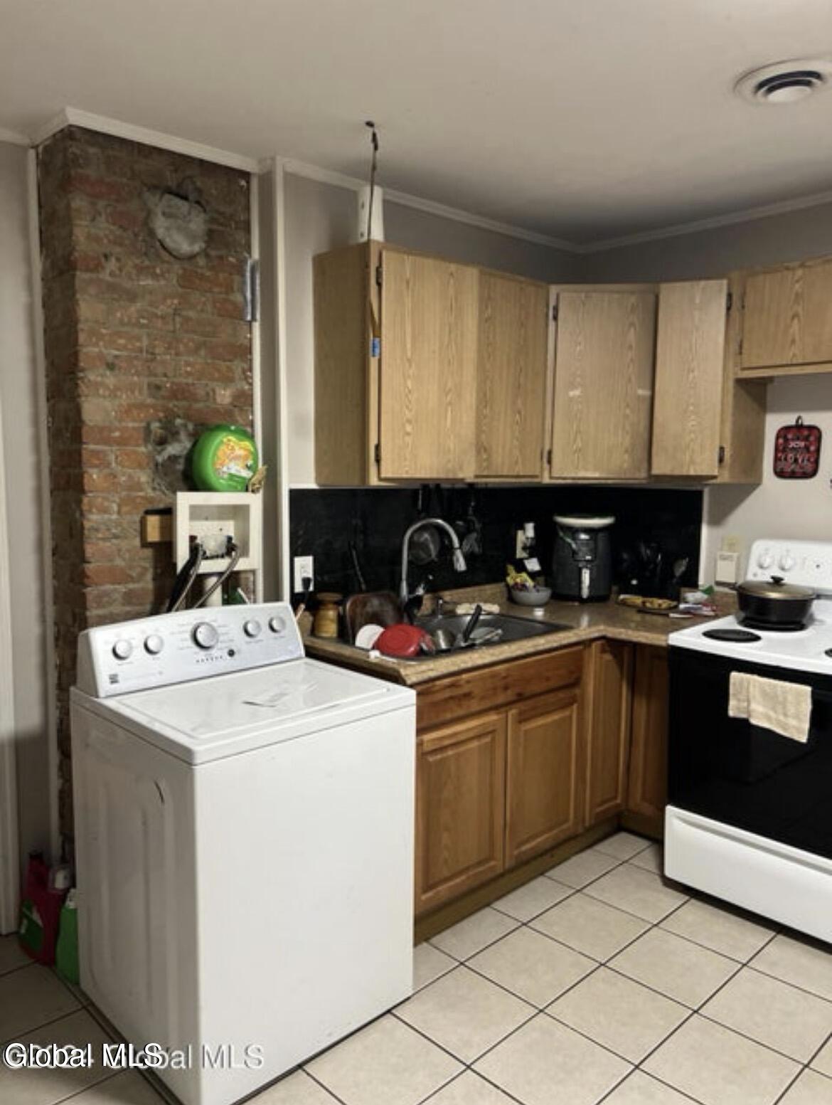 13 Ingersoll Avenue Schenectady NY 12305