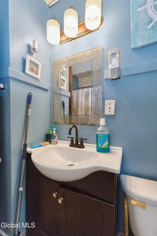 15 S Lansing Road Colonie NY 12204