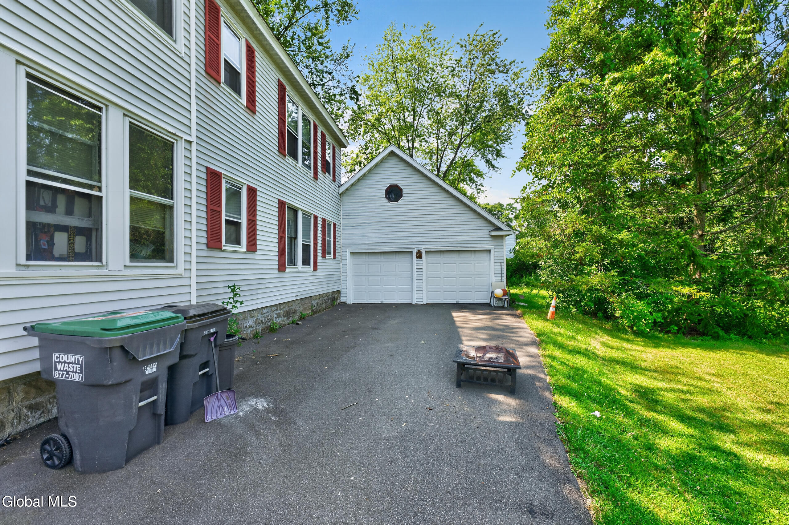 15 S Lansing Road Colonie NY 12204