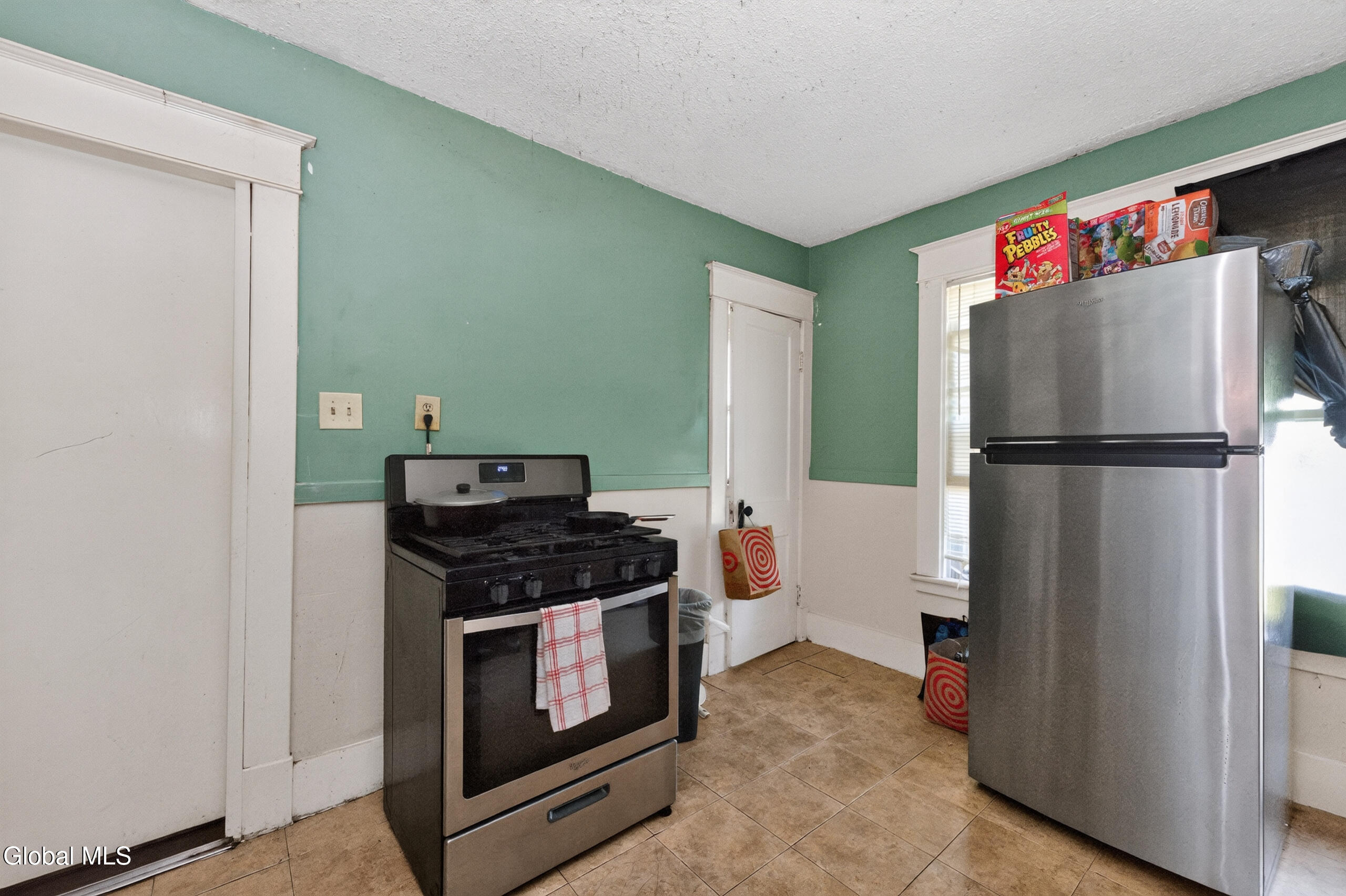 15 S Lansing Road Colonie NY 12204