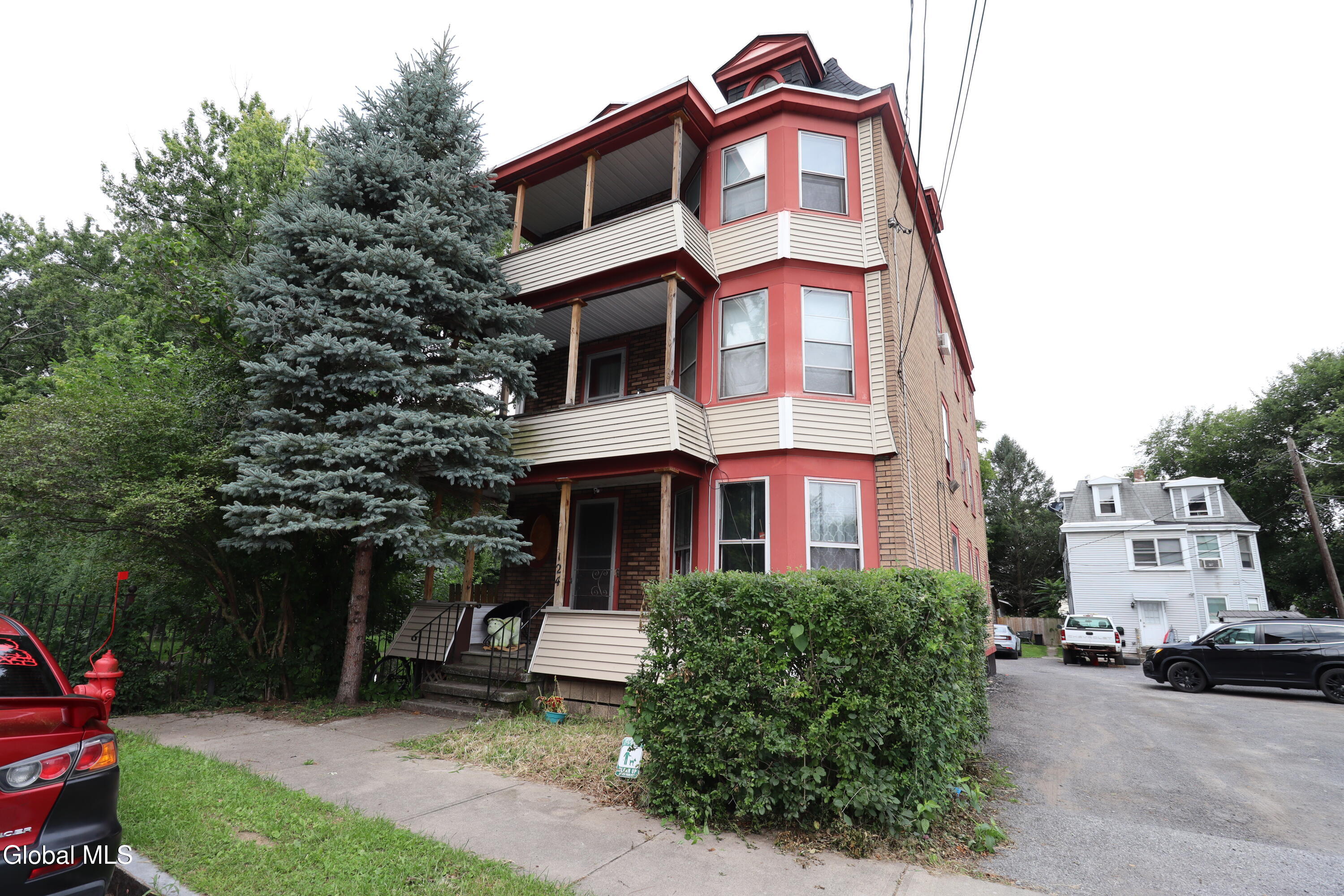 124 Degraff Street Schenectady NY 12308