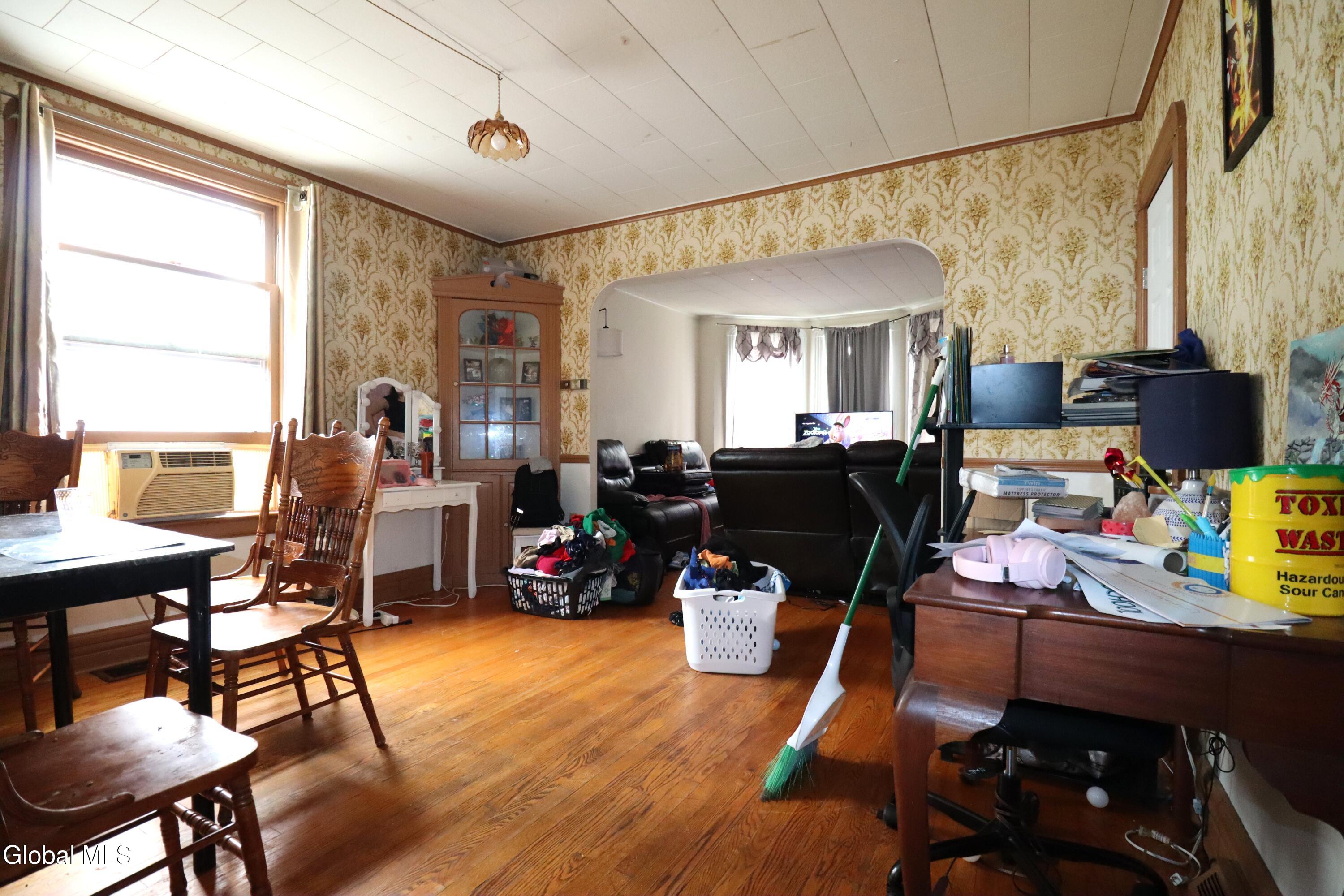 124 Degraff Street Schenectady NY 12308