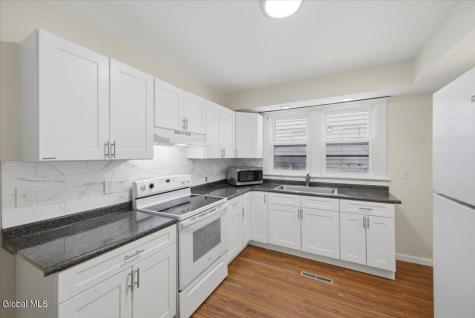 21 Hawk Street Schenectady NY 12307