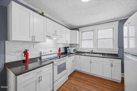 21 Hawk Street Schenectady NY 12307