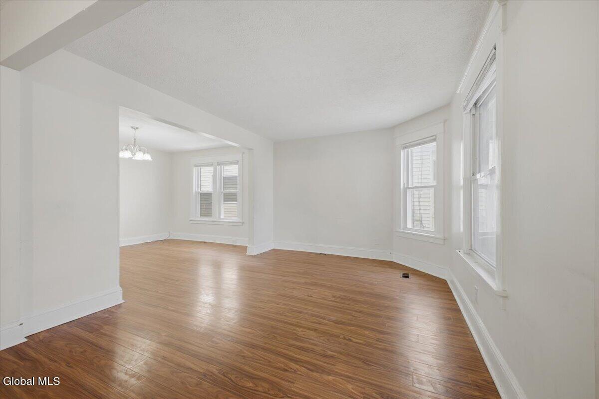 21 Hawk Street Schenectady NY 12307