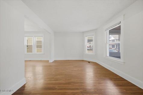 21 Hawk Street Schenectady NY 12307