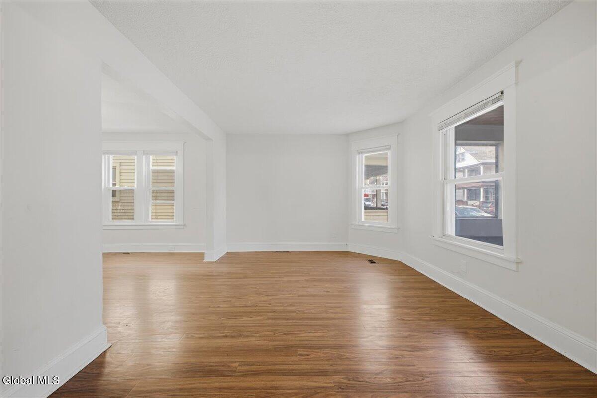 21 Hawk Street Schenectady NY 12307
