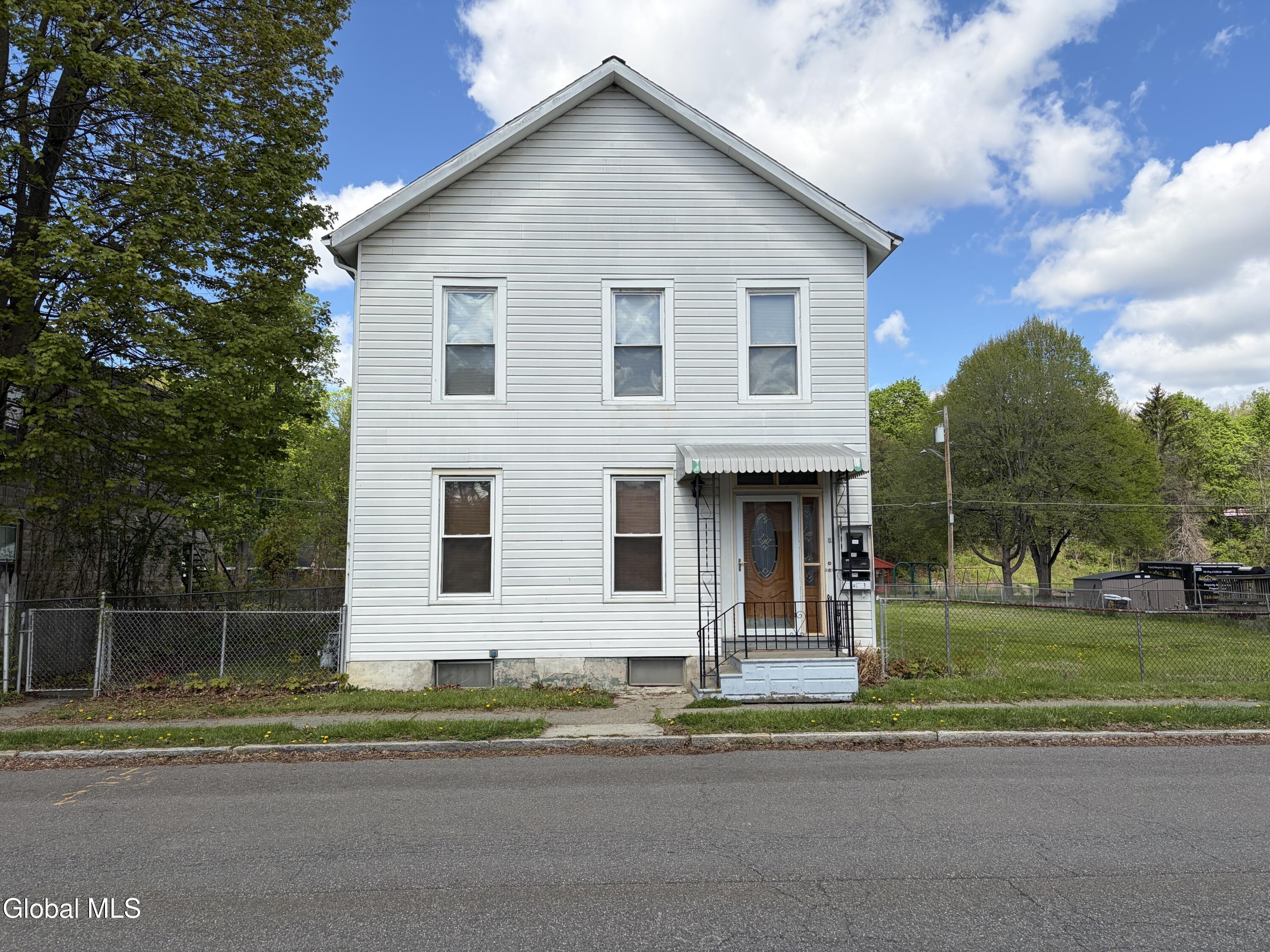 82 4th Street Waterford NY 12188