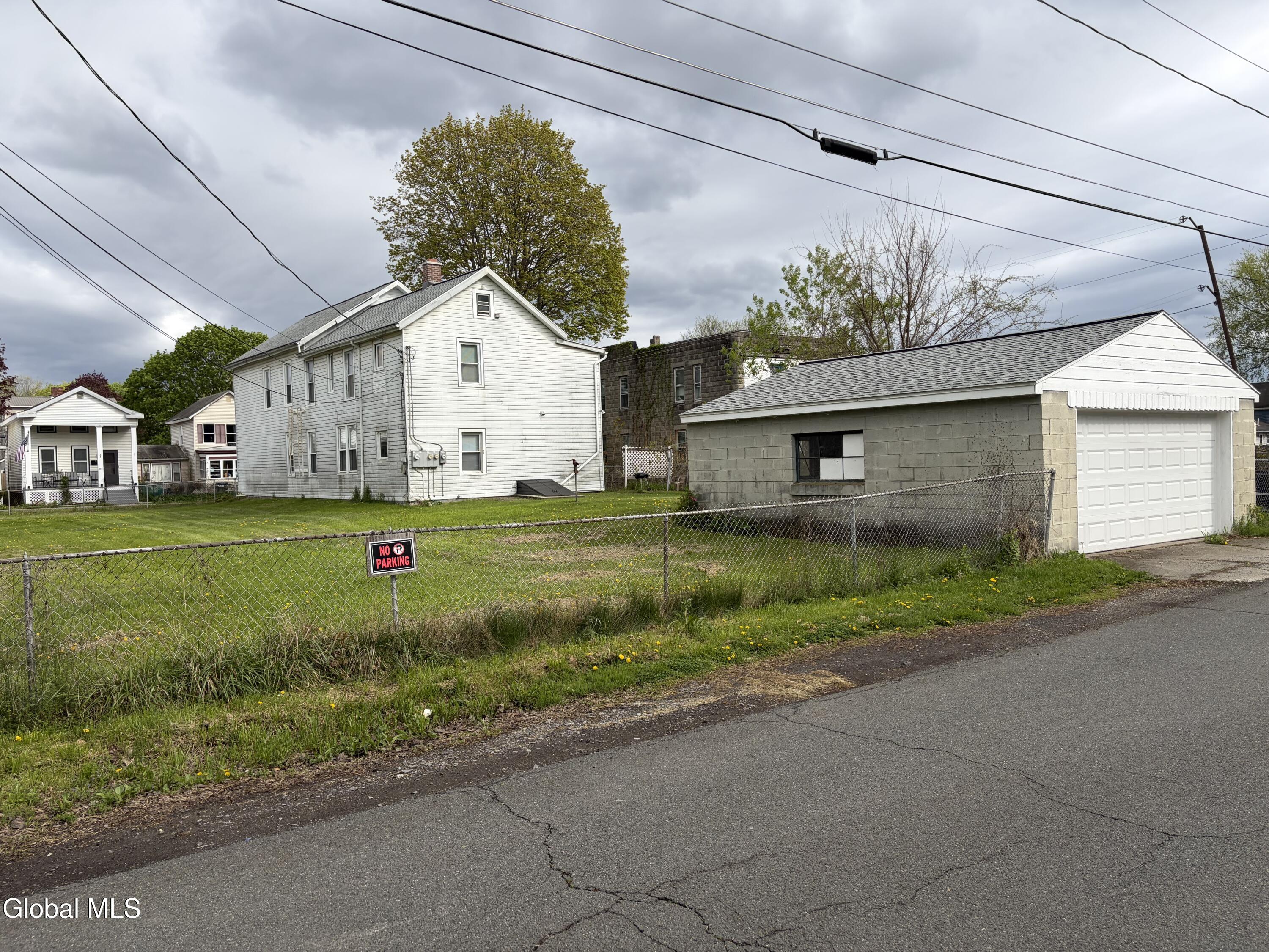 82 4th Street Waterford NY 12188
