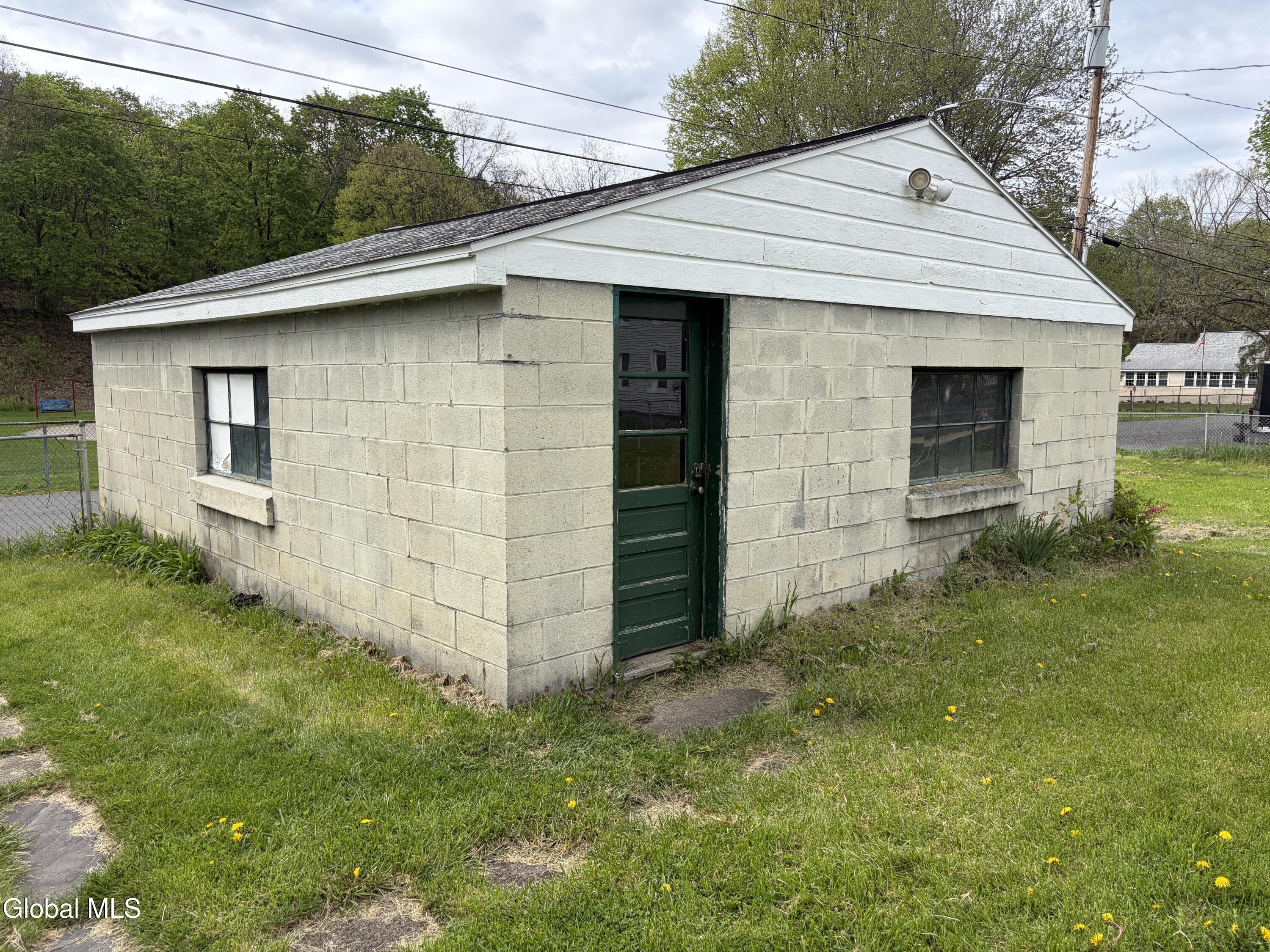 82 4th Street Waterford NY 12188