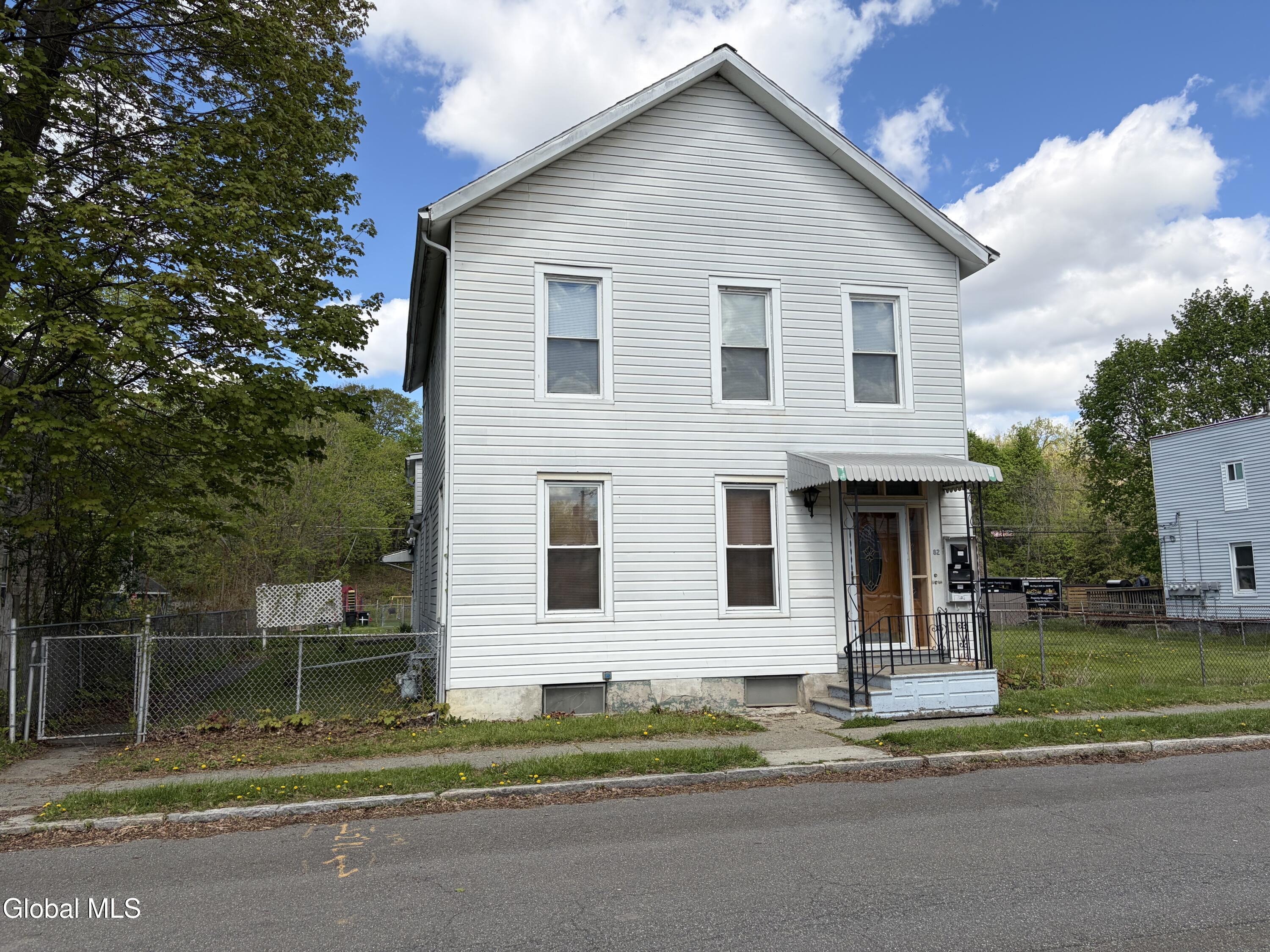 82 4th Street Waterford NY 12188