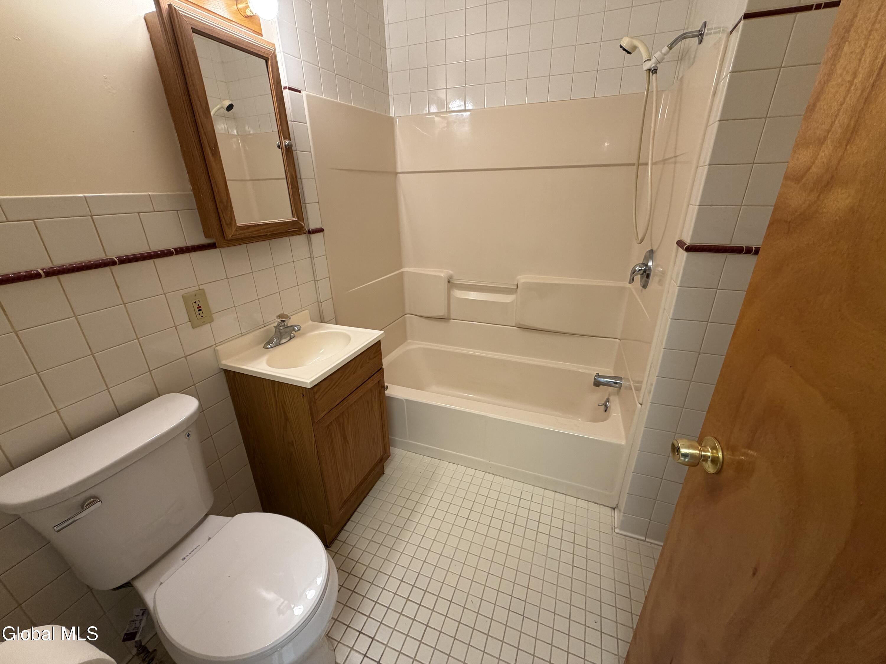 82 4th Street Waterford NY 12188