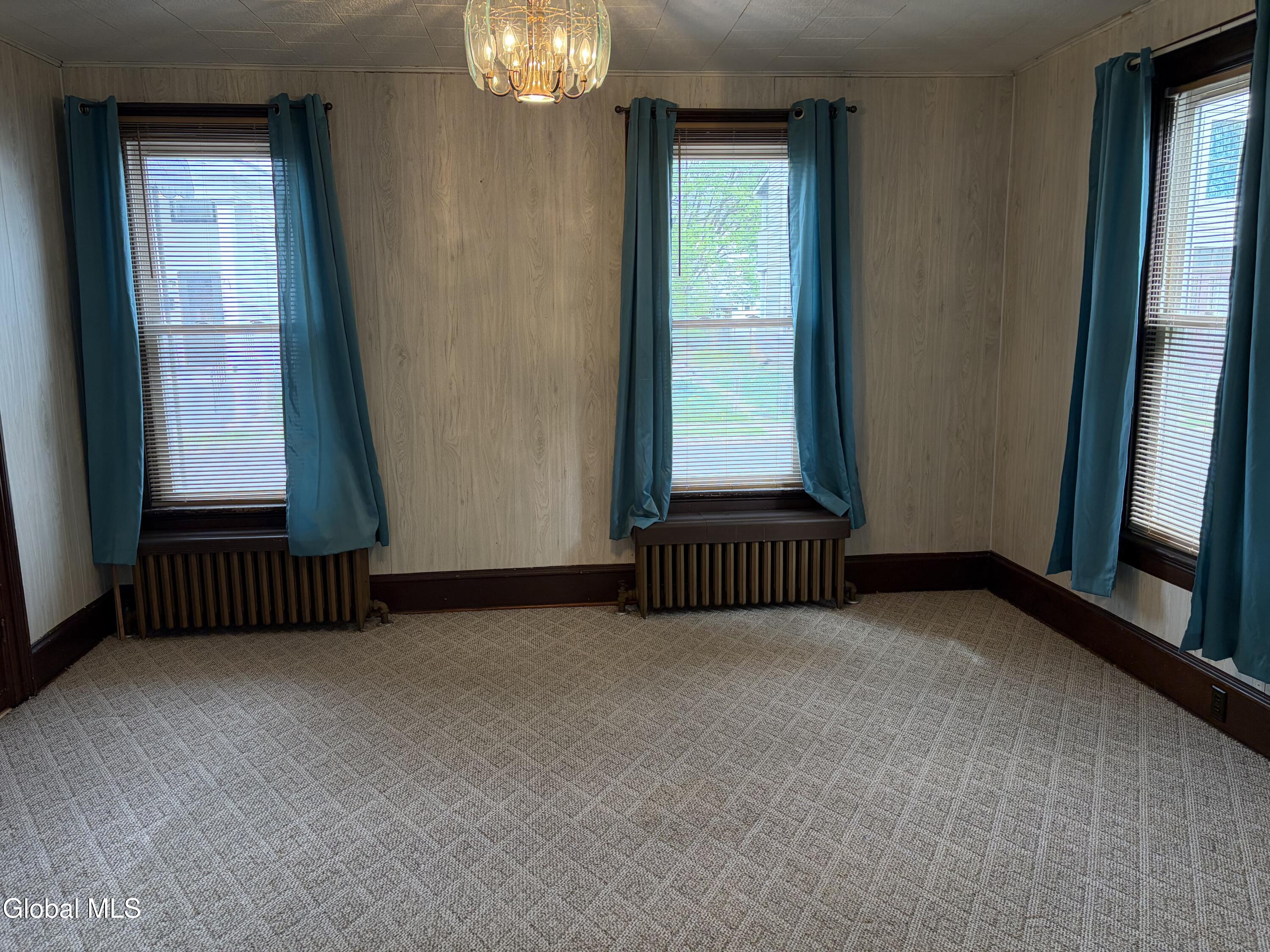 82 4th Street Waterford NY 12188