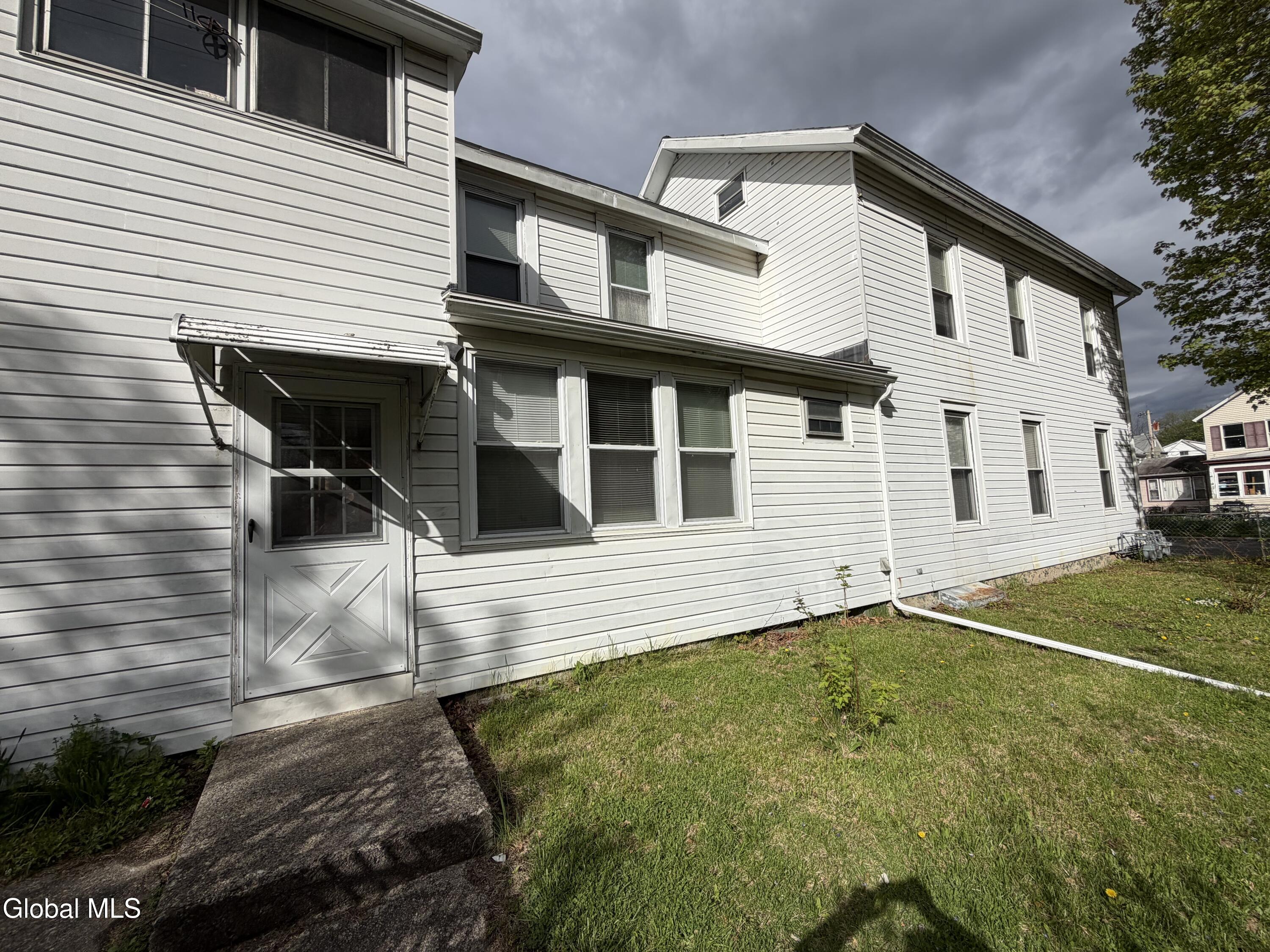 82 4th Street Waterford NY 12188