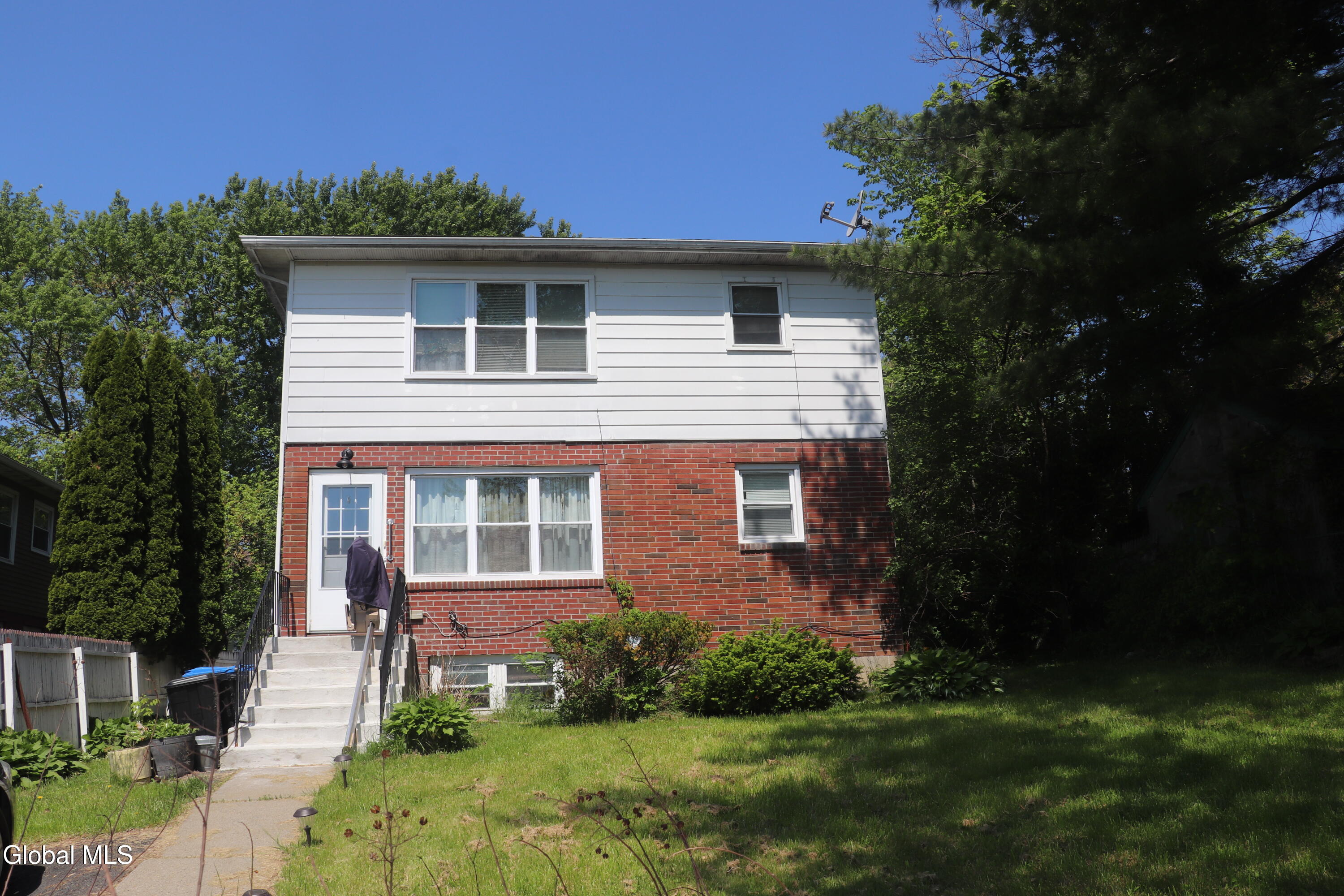 12 Limerick Drive Albany NY 12204