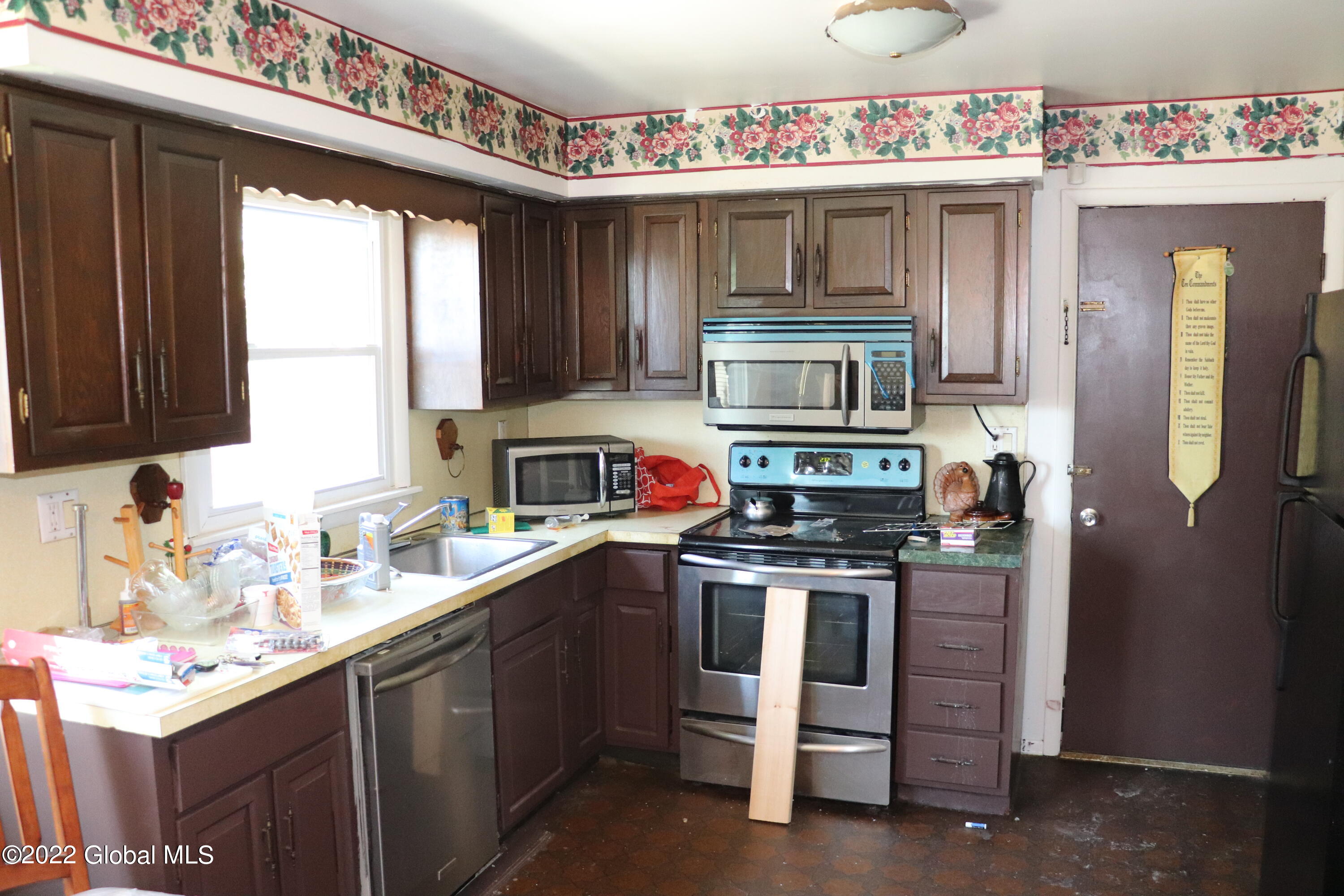 12 Limerick Drive Albany NY 12204