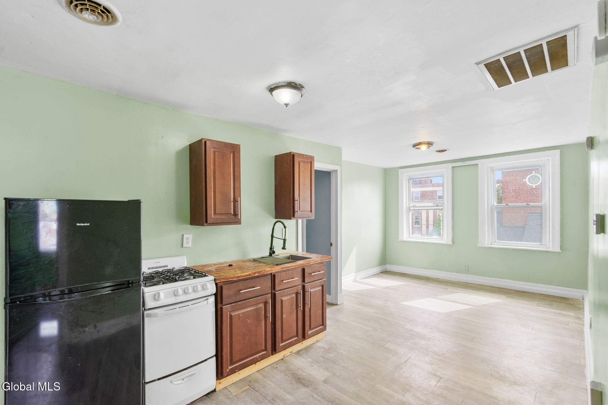 5 West Street Albany NY 12206