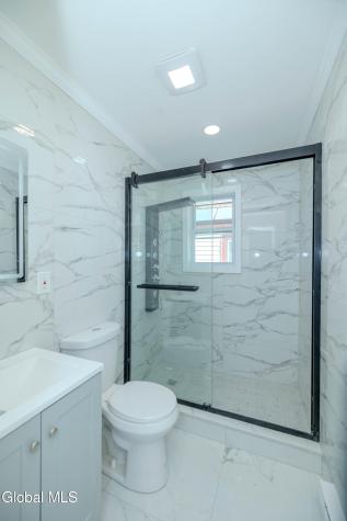 16 Hawk Street Schenectady NY 12307