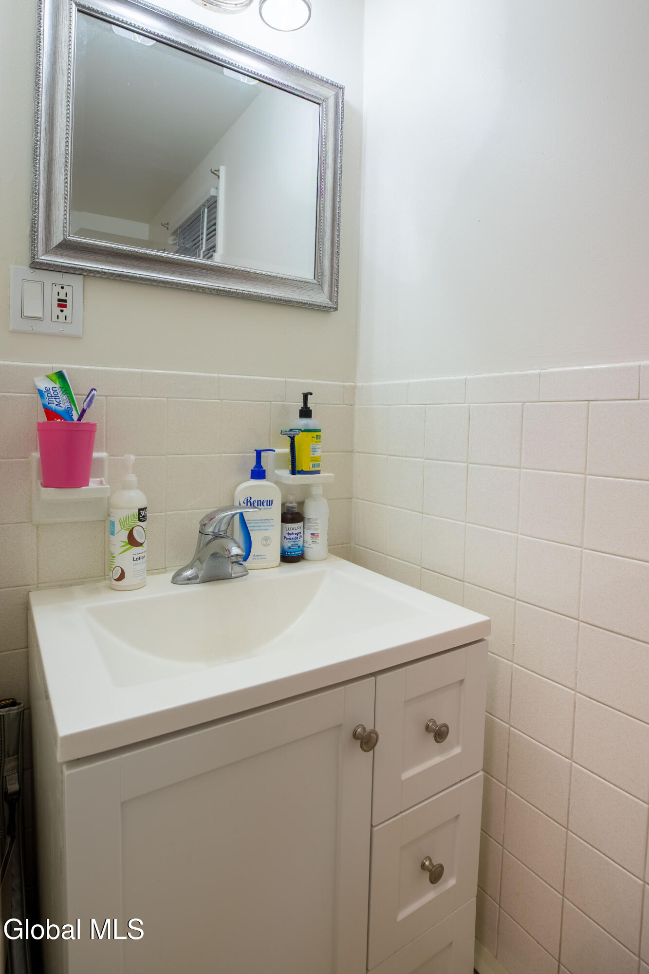 51 Pleasantview Avenue Albany NY 12203
