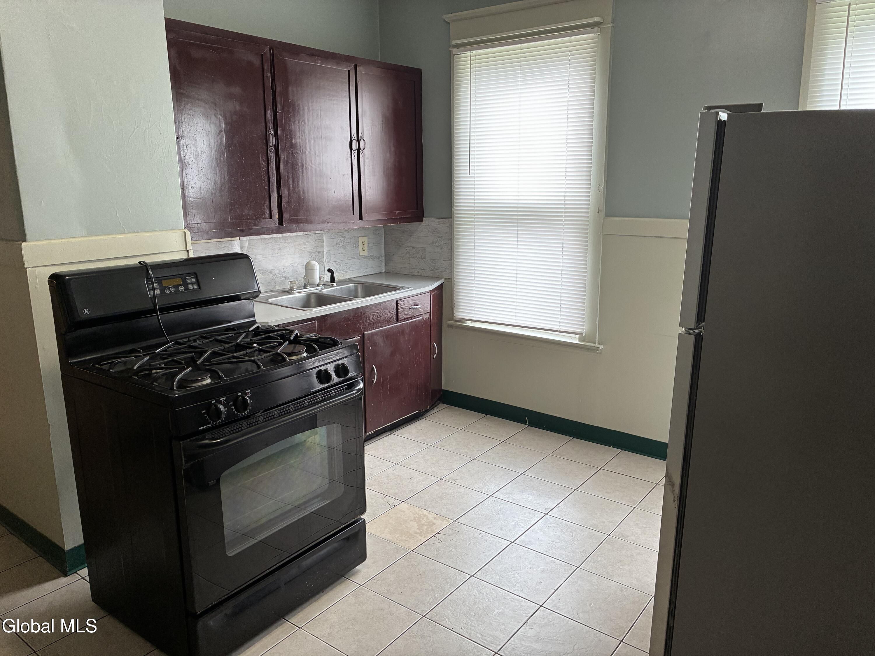 987 Main Avenue Schenectady NY 12303