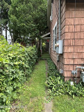 8 Maple Avenue Gloversville NY 12078