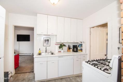 17 Van Dam Street Saratoga Springs NY 12866